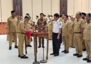 Pelantikan 100 Pegawai Negeri Sipil dalam Berbagai Posisi Penting