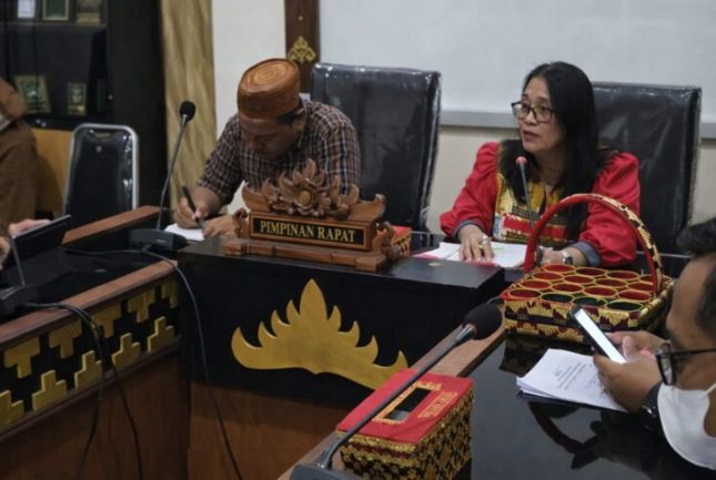 Komisi II Memberikan  Catatan dan Rekomendasi kepada Dinas terkait agar Pelayanan Publik Dapat terus Ditingkatkan 