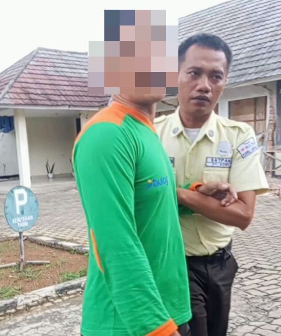 Astaga..!!! Wartawan Diusir hendak Konfirmasi Rehab Bangunan KCP Bulog Metro yang Tak ada  Papan Plang Nama